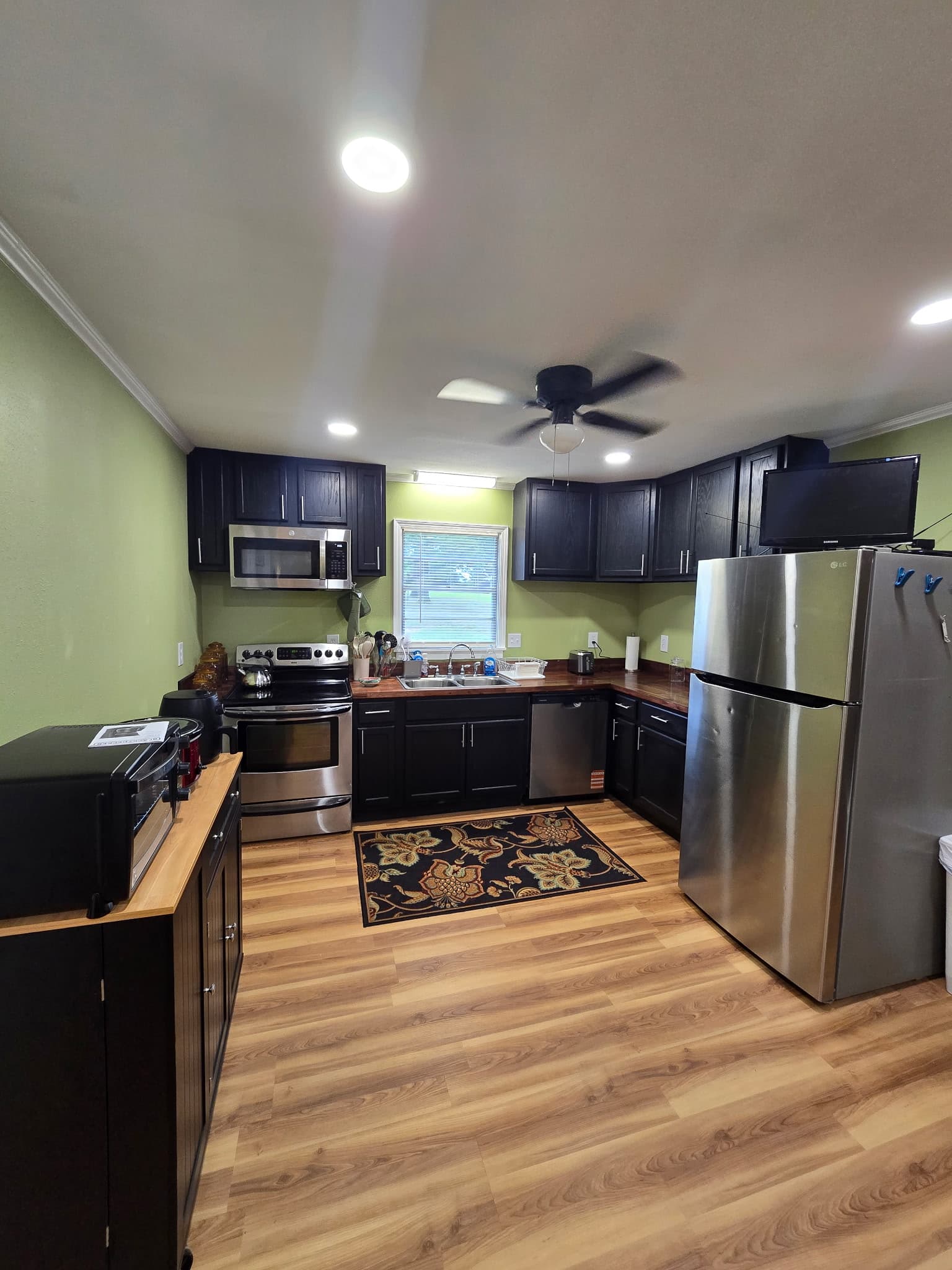 Fully Stocked Kitchen